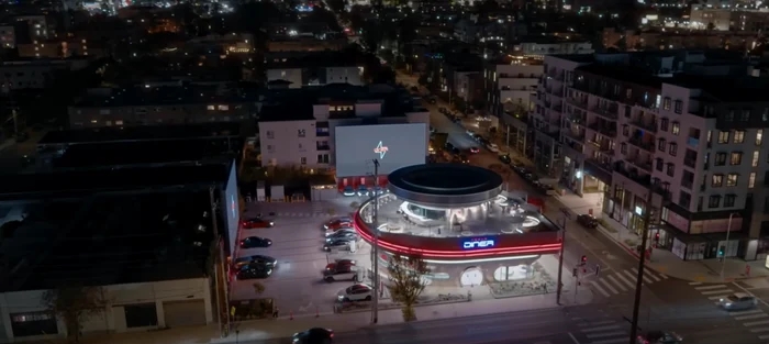 Tesla intră în lumea fast-food-ului în timp ce înregistrează scăderi financiare