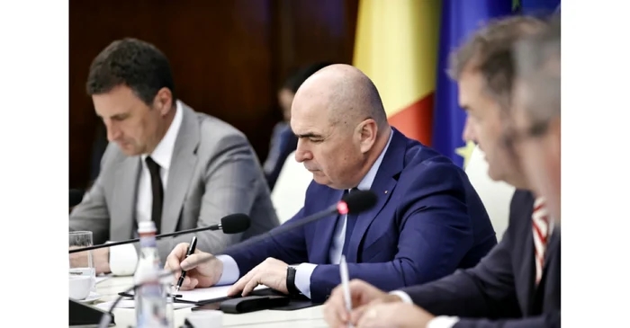 Reduceri de personal în administrația locală și reforme în sistemul de sănătate