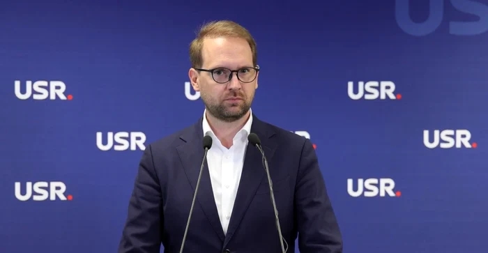 Tensiuni în Coaliția de Guvernare: Reforme Blocate și Limbaj Inadecvat în Politică