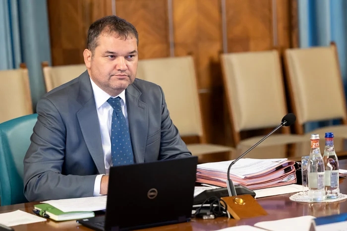 Restructurarea administrativă: Reducere cu 20% a posturilor din sectorul public