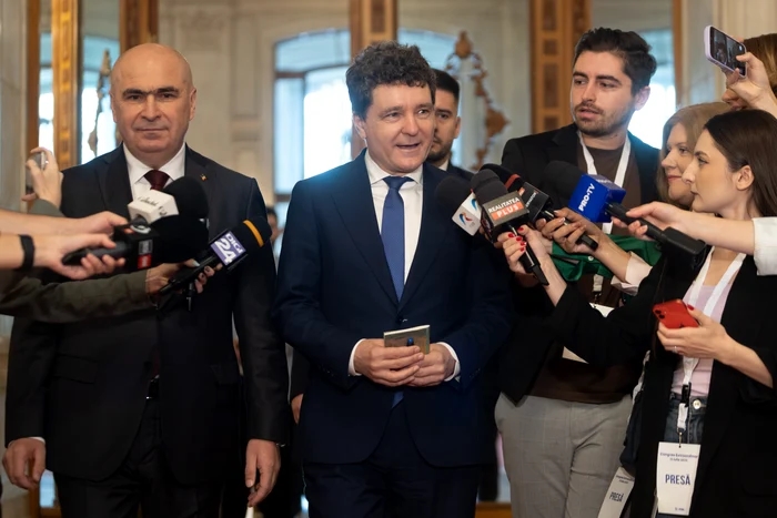 Criza politică la București: Premierul amenință cu demisia, iar președintele convoacă negocieri urgente